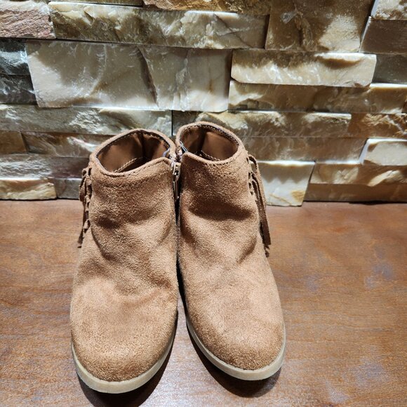 Sugar Tan Suede Booties with Fringe Size 8 - Picture 3 of 7